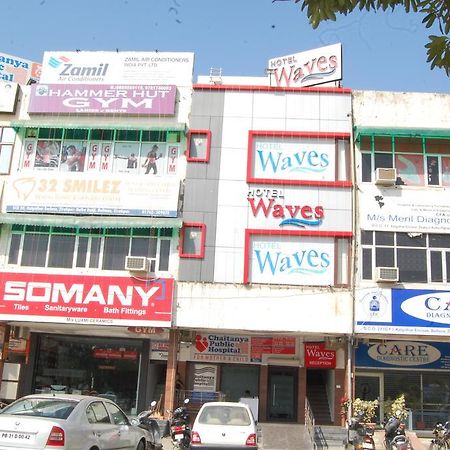 Hotel Waves Panchkula Exterior photo